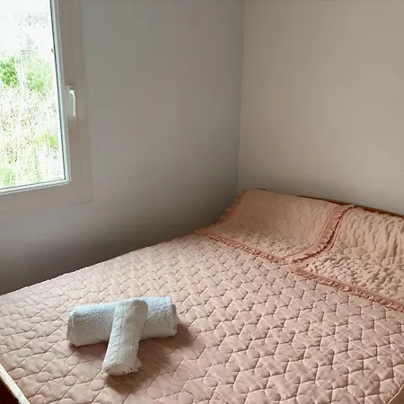 Holiday home Charmante Maison De A 400m De La - Fr-1-323-565